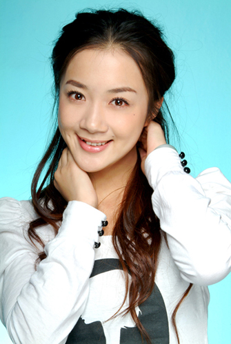  李依晓 
